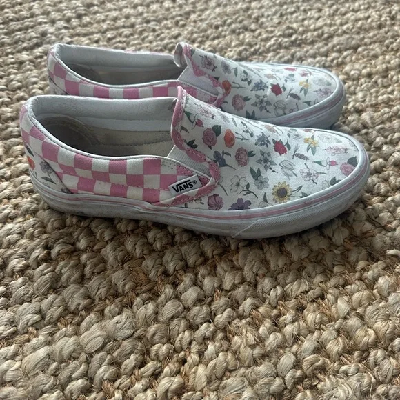 Vans Off The Wall, Women’s 8, Mens 6.5
Floral Pink Checker Slip-On Sneakers - Picture 2 of 9